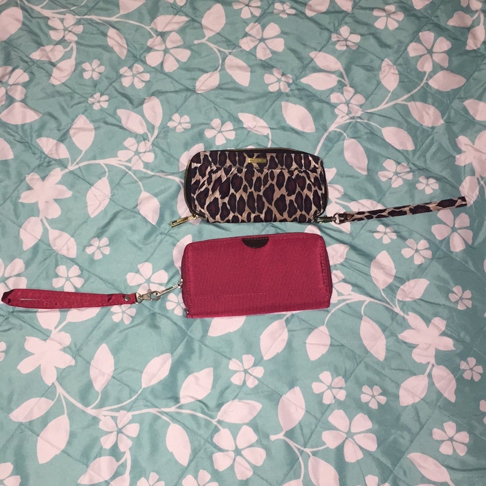 🔥🔥🔥BUNDLE Two Travelon Wristlets!🔥🔥🔥